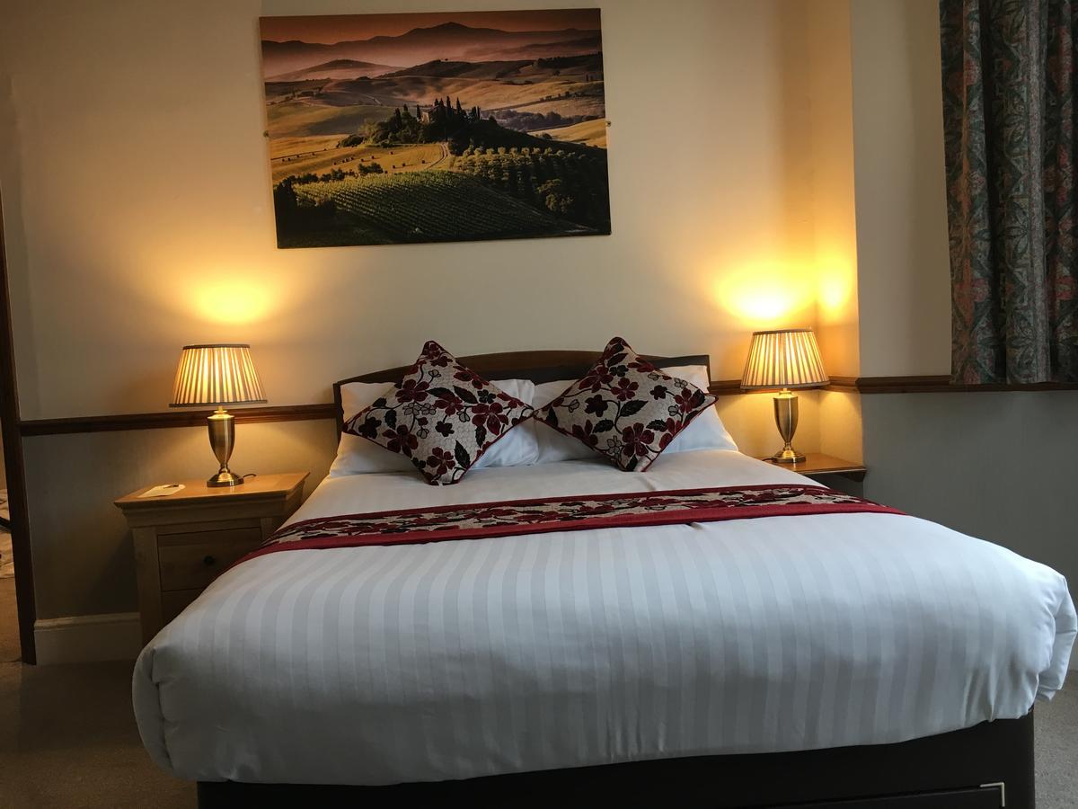 Hotel Lion And Fiddle Trowbridge Exteriér fotografie