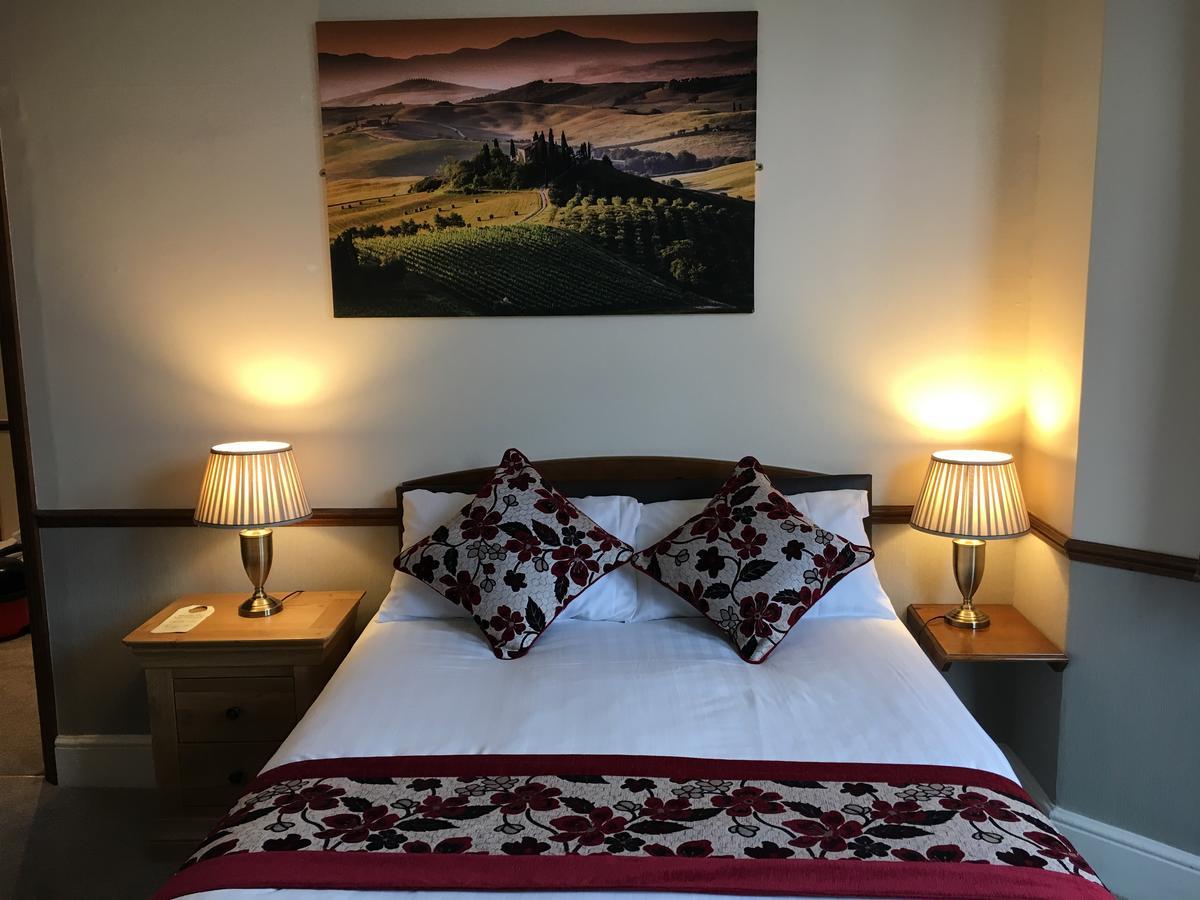 Hotel Lion And Fiddle Trowbridge Exteriér fotografie
