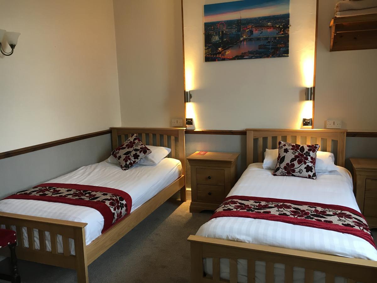 Hotel Lion And Fiddle Trowbridge Exteriér fotografie